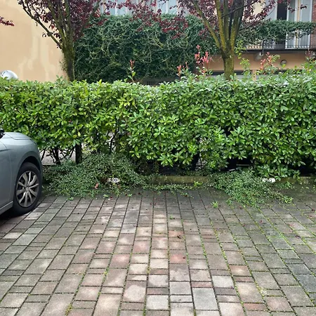 Gelsomino Con Posto Auto Nel Centro Di * Monza